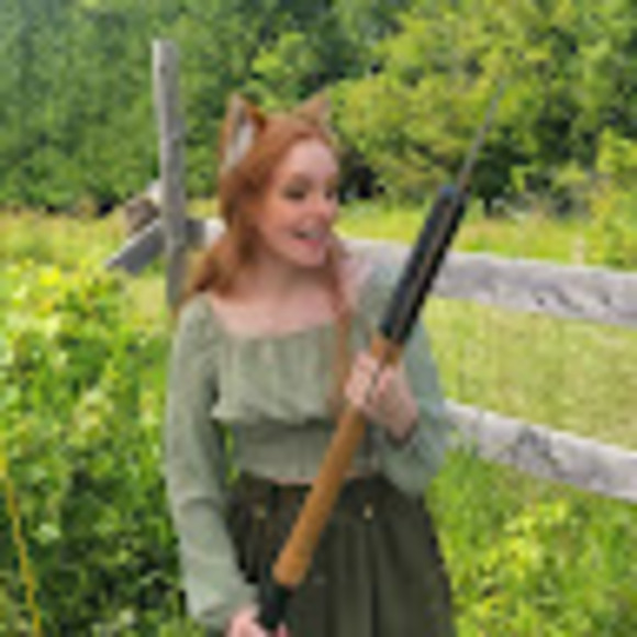 Profile Picture of Michelle Hiemstra (@michellie2398) on Poshmark