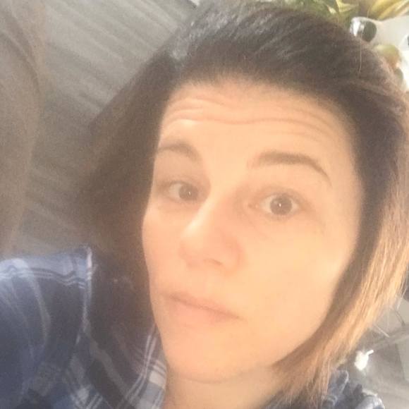 Profile Picture of Kathleen Bazinet (@kbazine) on Poshmark