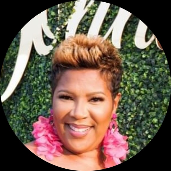 Profile Picture of Donna Foster (@dkga99) on Poshmark