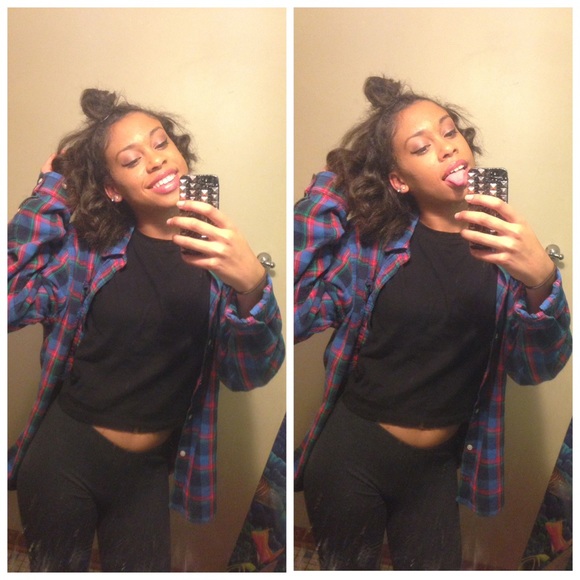 Charo Nickens - Poshmark Profile Picture of Charo Nickens (@boythatscjay) on Poshmark