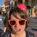 Leslie - Instagram Profile Picture of Leslie (@honeybeebadgerdontcare) on Instagram