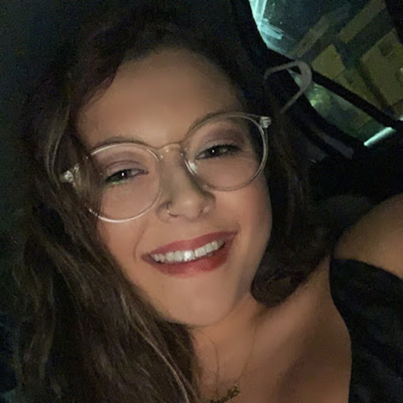 Shayla Long - Poshmark Profile Picture of Shayla Long (@shaylaslong) on Poshmark