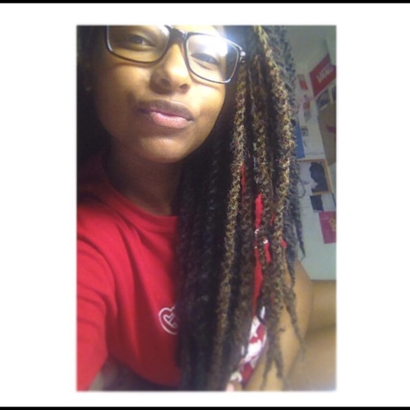 Profile Picture of Paige Forrest (@paige0414) on Poshmark