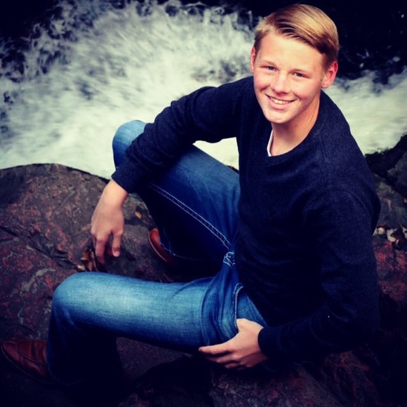 Profile Picture of Isaac Van beek (@isaacwarrior42) on Poshmark