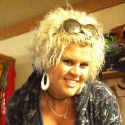 Profile Picture of Angie Jarrett (@AngieHairItIs) on Twitter