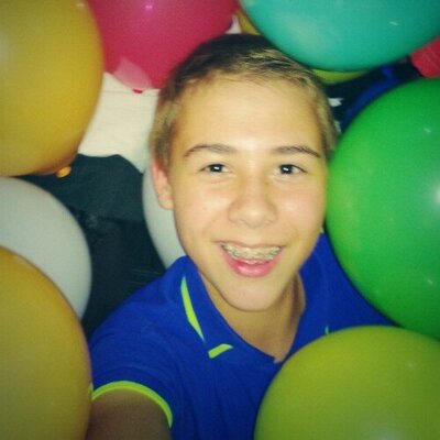 Profile Picture of Robert. (@@Ik_ben_een_lamp) on Twitter