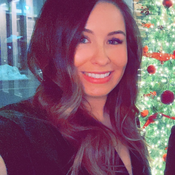 Profile Picture of Lisa marie Sykas (@supplisa) on Poshmark