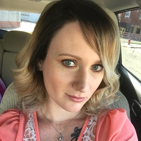 Profile Picture of Brittney Lukenbach (@lukenbach) on Poshmark