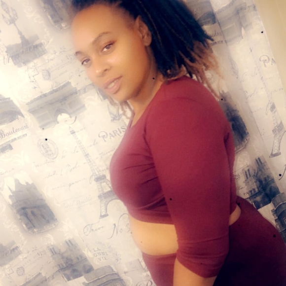 Profile Picture of Carla Willoughby (@shortyredd32) on Poshmark