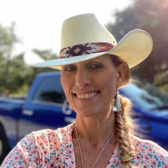 Profile Picture of Shawnna Kelly (@txemt372) on Poshmark