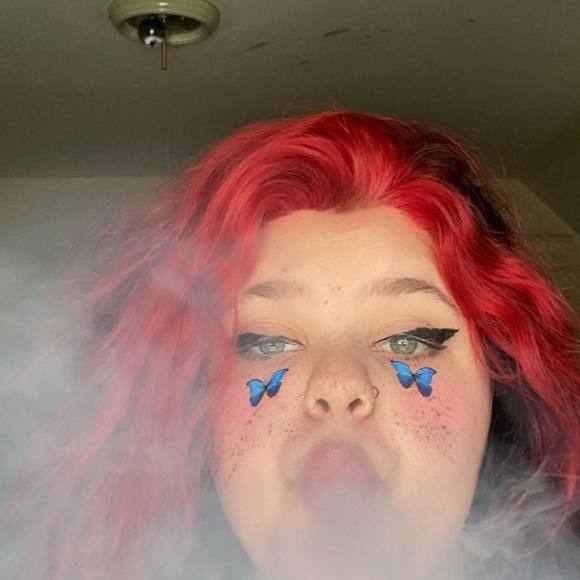 Profile Picture of Kayqueen Toothaker (@kayqueent) on Poshmark