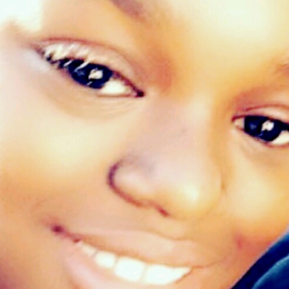 Profile Picture of Bianca Terry (@cmsobfhddv) on Poshmark