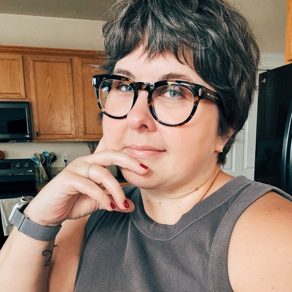 Profile Picture of Cassandra Dukelow (@mamadukelow) on Poshmark