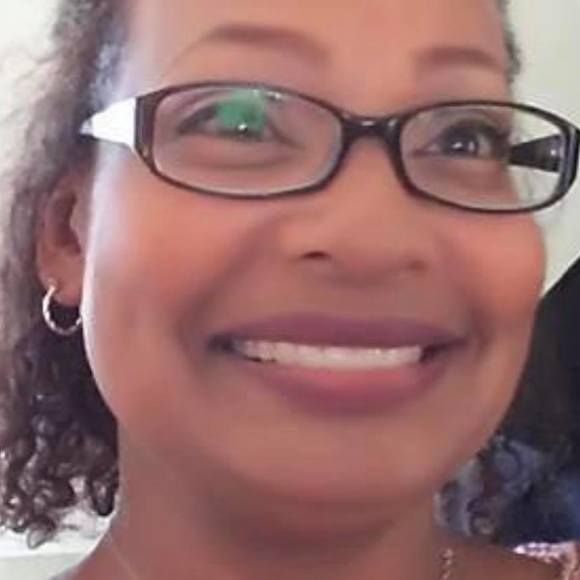 Profile Picture of Deborah Daniels (@deborah_daniels) on Poshmark