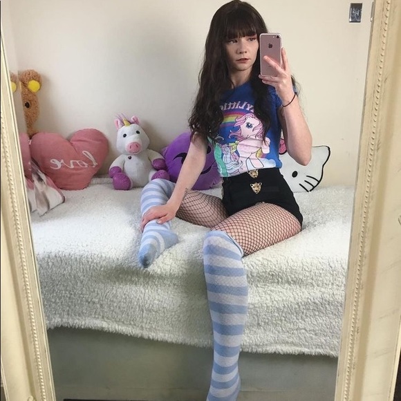 Profile Picture of Jessica Matthews (@lilackaii) on Poshmark