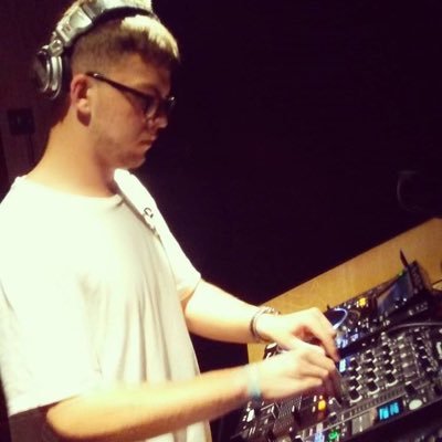 Profile Picture of Eli (@EliShawLufc) on Twitter