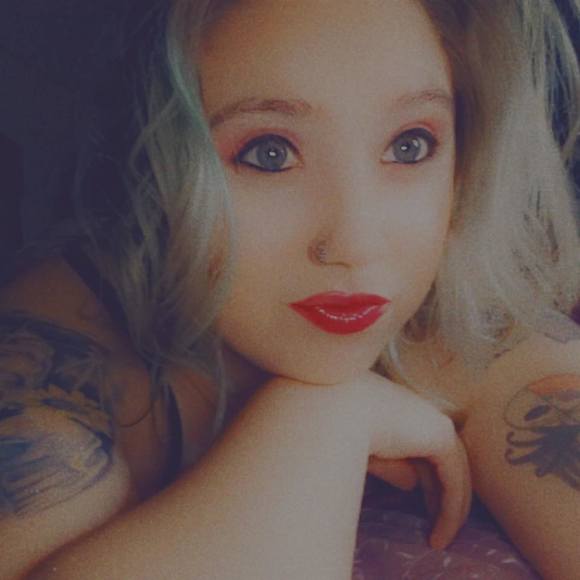 Profile Picture of Joyann Rosser (@joyannrosser) on Poshmark