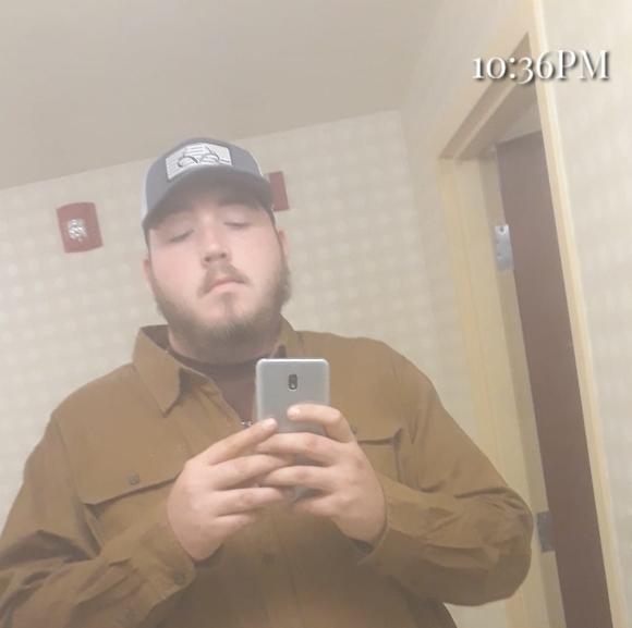 Profile Picture of Phillip Brookshire (@phillipb98) on Poshmark