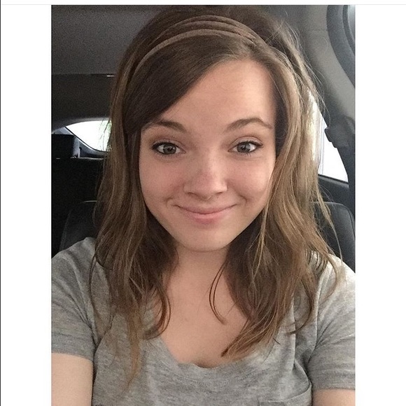 Profile Picture of Heather Shackelford (@hdshack728) on Poshmark