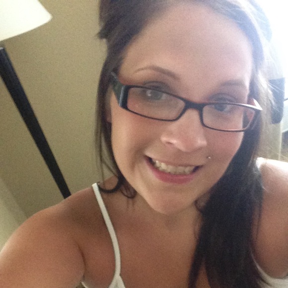 Profile Picture of Jessica Grohman (@jsuzanne17) on Poshmark