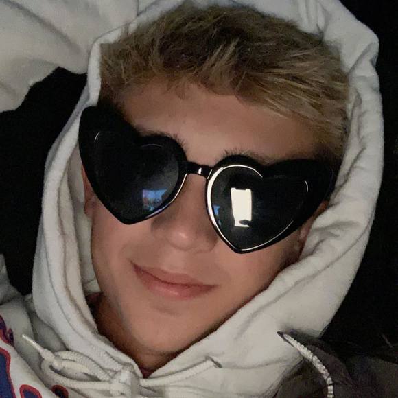 Profile Picture of Greg Shannon (@sneakerhead_99) on Poshmark