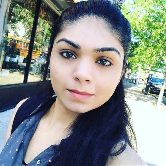 Profile Picture of Sheetal Parmar (@anshee23) on Poshmark