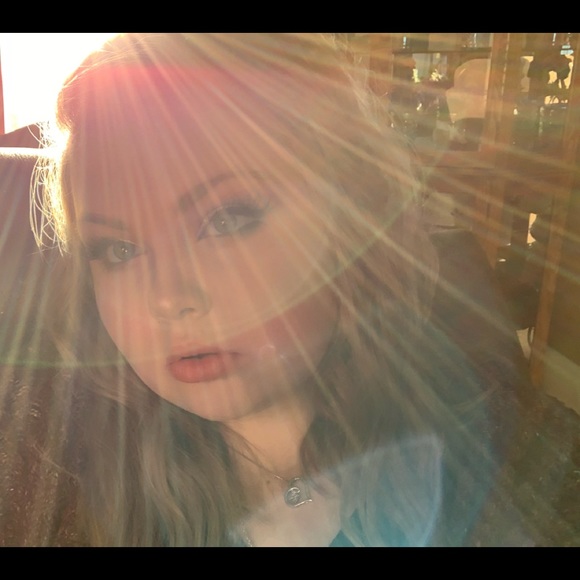 Profile Picture of Whitney Ball (@whitneyball282) on Poshmark