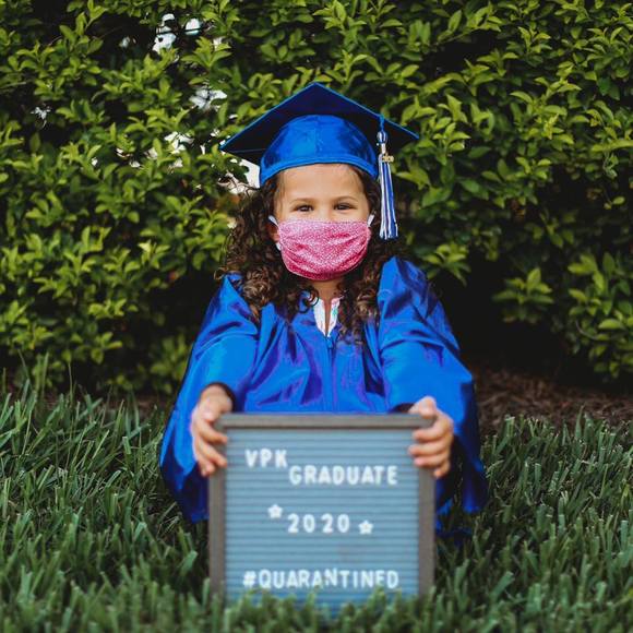 Profile Picture of Jennifer Belfer (@jennilnb) on Poshmark