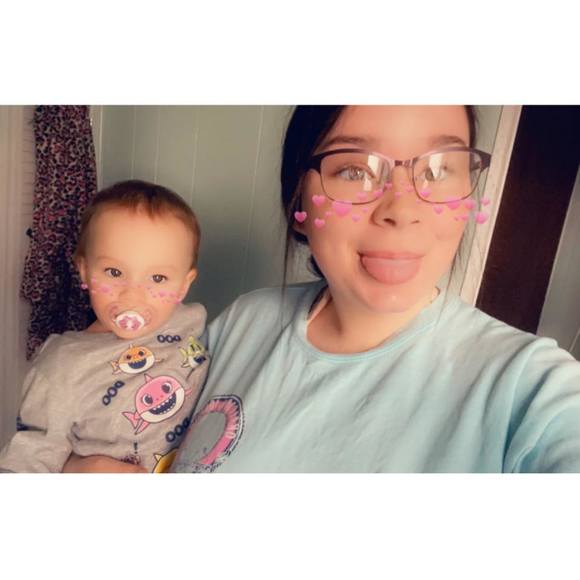 Profile Picture of Stephanie Tackett (@stephtackett) on Poshmark