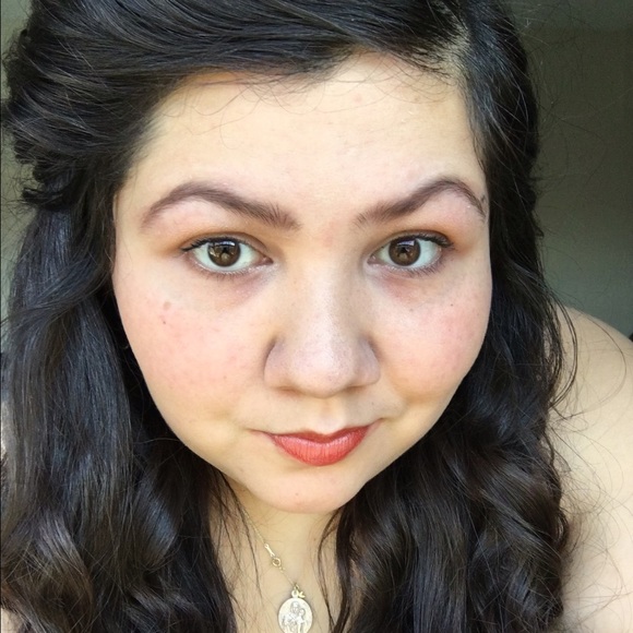 Profile Picture of Xenia Garcia (@xeniagarcia) on Poshmark