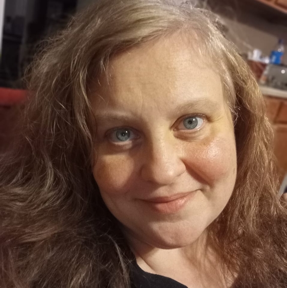 Profile Picture of Pamela Peer (@upcbodyshop) on Poshmark