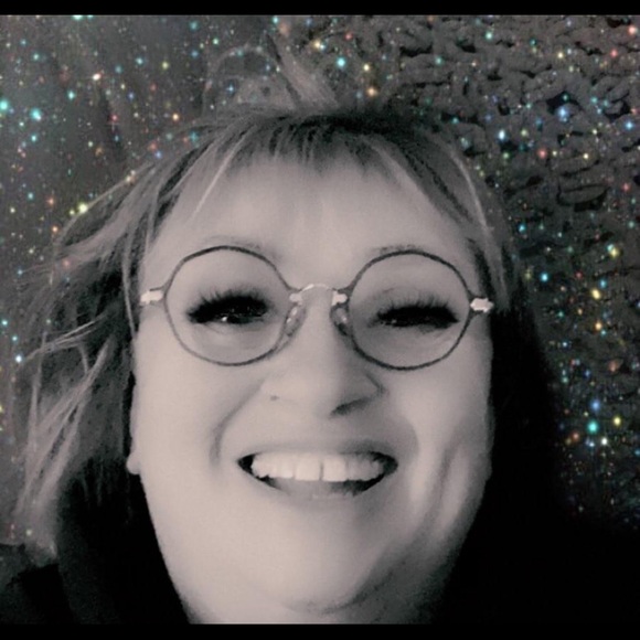 Profile Picture of Lori Dougherty (@ssslori) on Poshmark