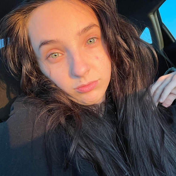 Profile Picture of Monica Walden (@monimae120) on Poshmark