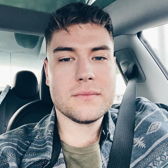 Profile Picture of Tyler Terry (@tylerterry94) on Poshmark