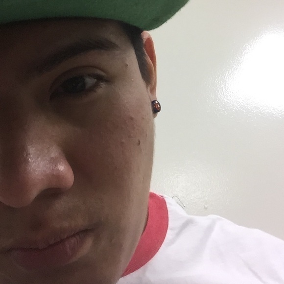 Profile Picture of Brian Cordero (@brianc_16) on Poshmark
