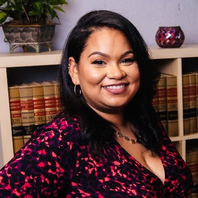 Profile Picture of Catherine Perez, Esq. (@Cperezlaw) on Twitter