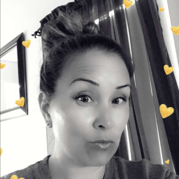 Profile Picture of Divinia Nichols (@divinia757) on Poshmark