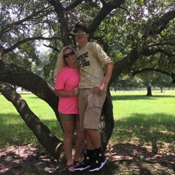 Profile Picture of Beth ann Muehling (@bam_0214) on Poshmark