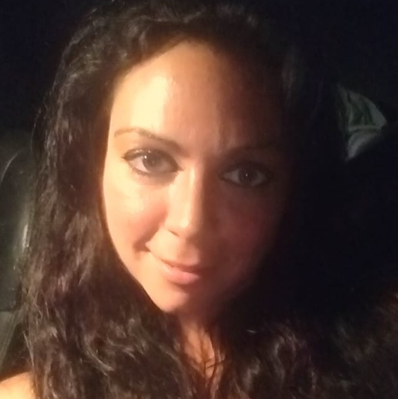 Profile Picture of Donna Mussaw (@donna_twigg) on Poshmark