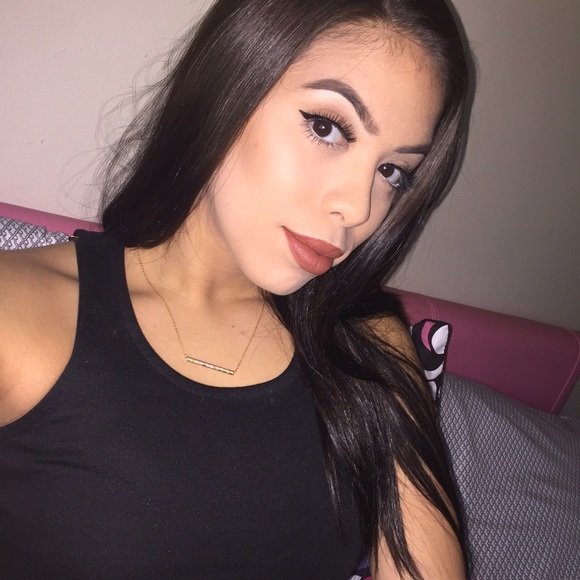 Profile Picture of Jazlyn Estevez (@jaebxtch) on Poshmark