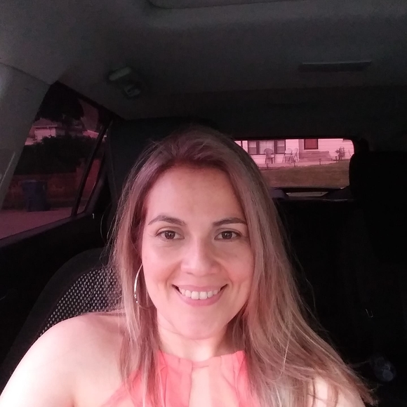 Profile Picture of Toni Jimenez (@tonijimen2010) on Poshmark