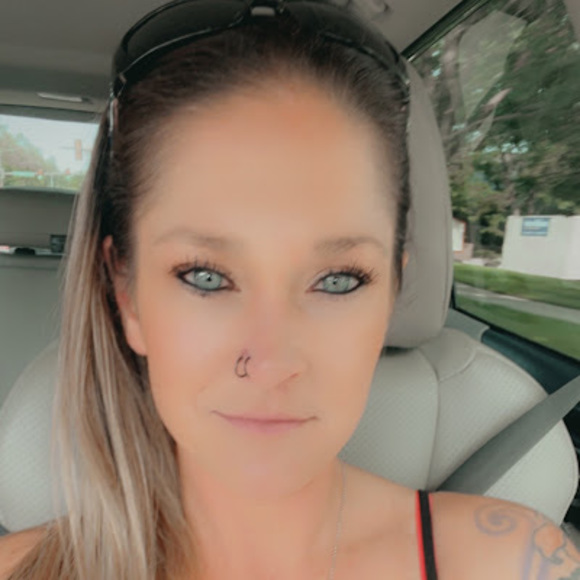 Profile Picture of Melissa Newlin (@melissanewli135) on Poshmark