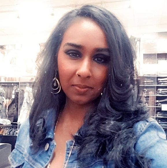 Profile Picture of Sarika Kumar (@aleshaak) on Poshmark