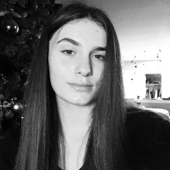 Profile Picture of Taylor Hardinger (@warmtabaccopipe) on Poshmark