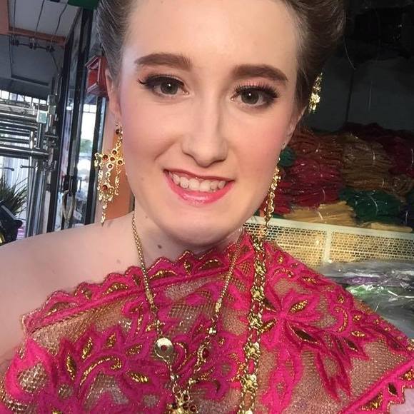 Profile Picture of Anne-marie Rementer (@555katniss555) on Poshmark