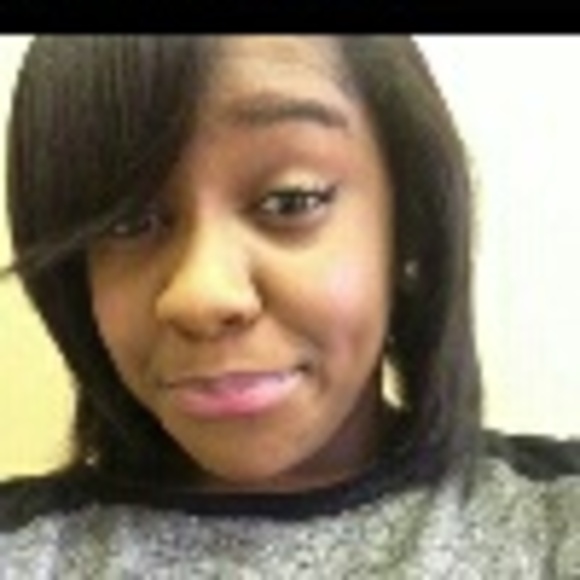 Profile Picture of Soteria Balmer (@sbalmer) on Poshmark
