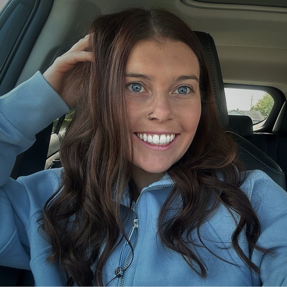 Profile Picture of Katelyn Mcfarland (@katelynmcfarlan) on Poshmark