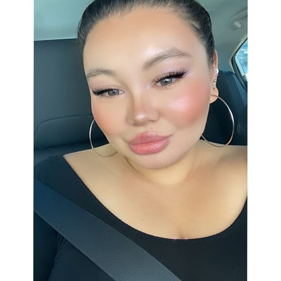 Profile Picture of Hannah Smilowitz (@hannahsux1) on Poshmark