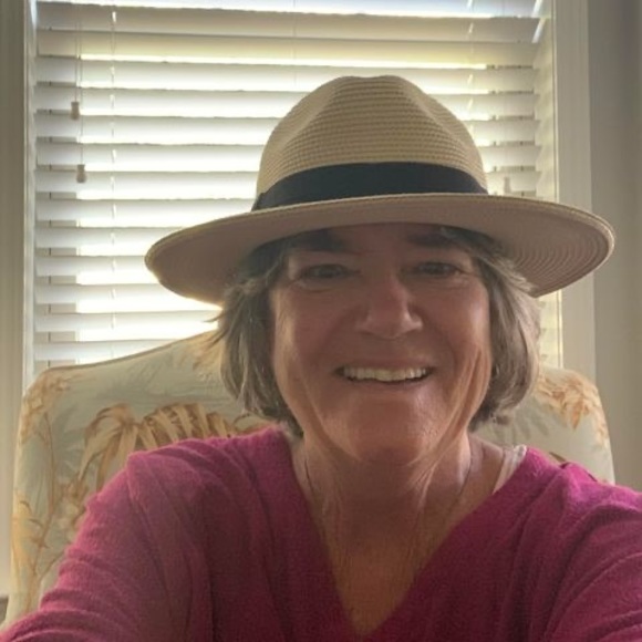 Profile Picture of Karen Dautrich (@karenwenstrup) on Poshmark