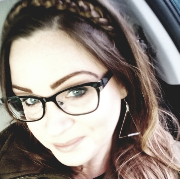 Profile Picture of Tasha Curphy (@ttcurphy) on Poshmark